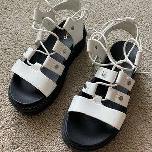 Summer sandals with little platform
